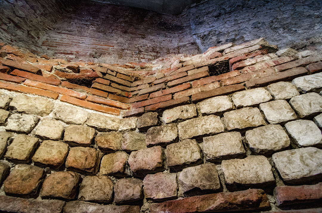 Le rempart romain Musée SaintRaymond