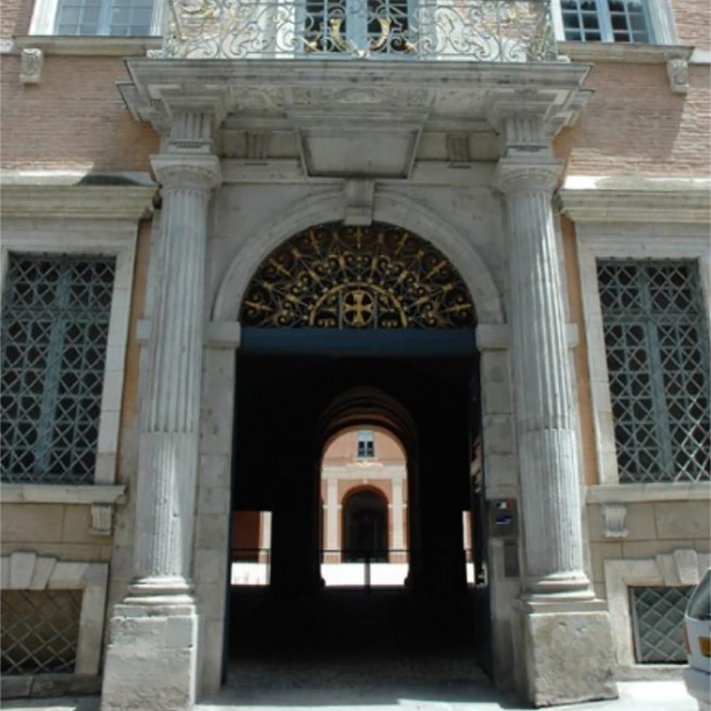 Façade de la DRAC Occitanie – Site de Toulouse, Hôtel Saint-Jean.