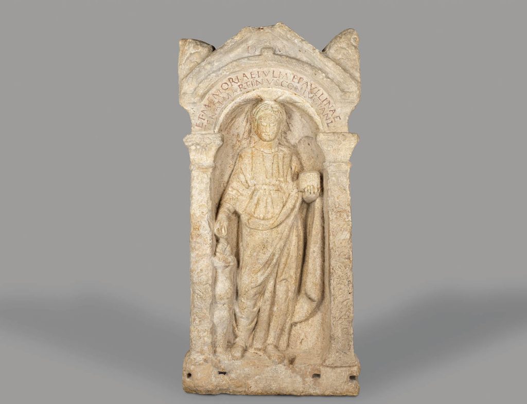 Stèle funéraire en calcaire